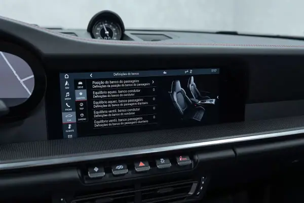 Porsche 911 2020 - 229950 EUR, 44000 km - AUTO.MOTO.pt - 44000km - foto 39 de 52