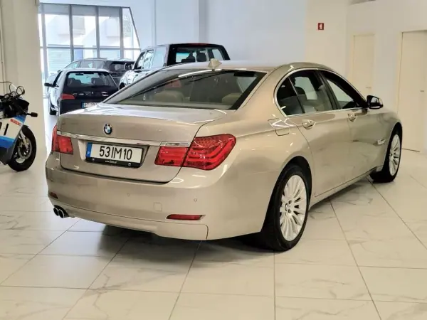 BMW 730 2009 - 23500 EUR, 107760 km - AUTO.MOTO.pt - 107760km - foto 6 de 54