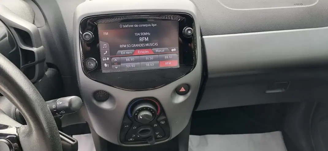 Toyota Aygo 2019 - 11900 EUR, 64090 km - AUTO.MOTO.pt - 64090km - foto 10 de 14