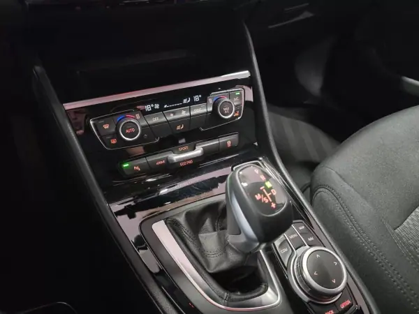 BMW 225xe Active Tourer 2021 - 22580 EUR, 40912 km - AUTO.MOTO.pt - 40912km - foto 28 de 46