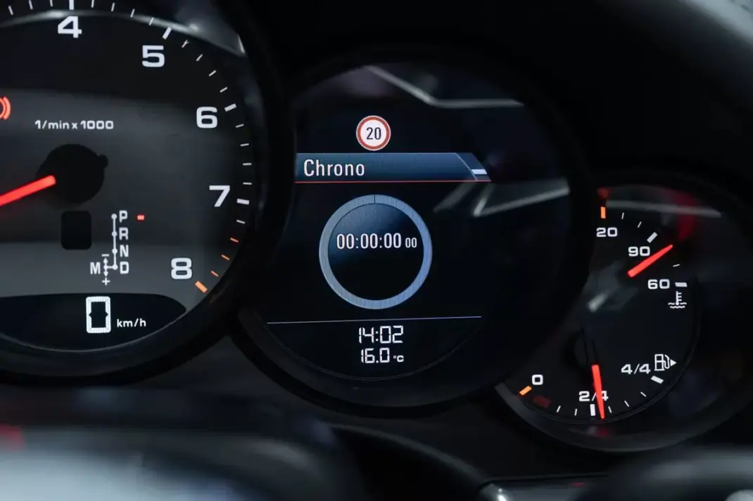 Porsche 991 2016 - 109950 EUR, 83000 km - AUTO.MOTO.pt - 83000km - foto 33 de 49