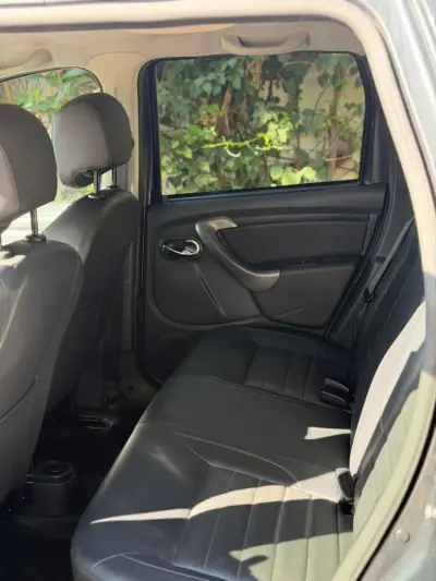 Dacia Duster 2016 - 16900 EUR, 116139 km - AUTO.MOTO.pt - 116139km - foto 9 de 10