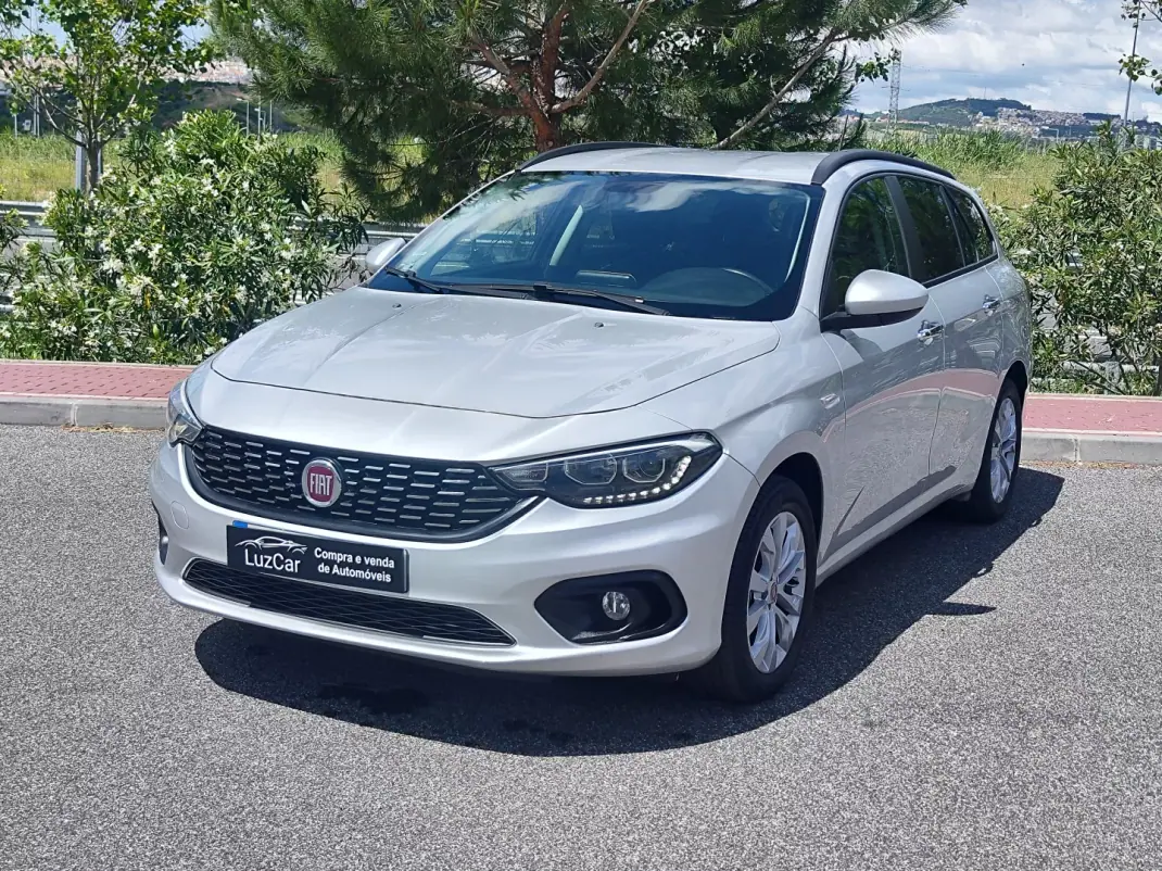 Fiat Tipo Station Wagon 2019 - 10780 EUR, 103800 km - AUTO.MOTO.pt - 103800km - foto 2 de 38