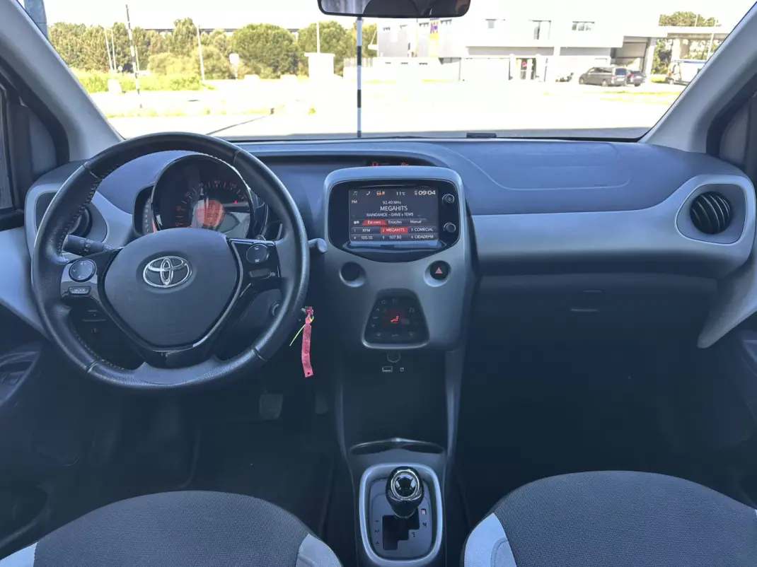 Toyota Aygo 2018 - 12990 EUR, 88303 km - AUTO.MOTO.pt - 88303km - foto 10 de 17