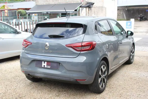 Renault Clio 2022 - 14750 EUR, 96500 km - AUTO.MOTO.pt - 96500km - foto 8 de 22
