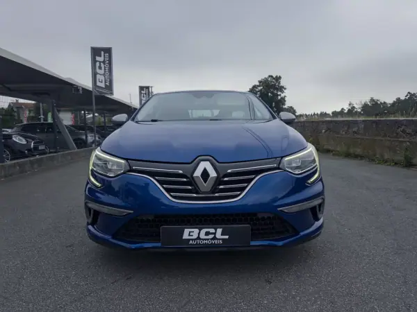 Renault Mégane 2018 - 15990 EUR, 117000 km - AUTO.MOTO.pt - 117000km - foto 2 de 48