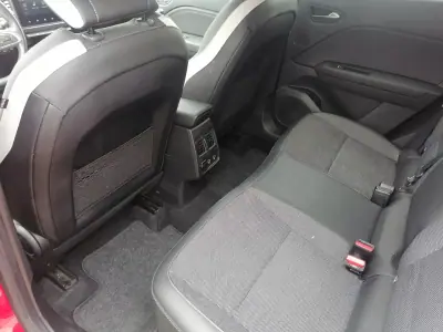 Renault Captur 2024 - 21900 EUR, 49930 km - AUTO.MOTO.pt - 49930km - foto 12 de 16
