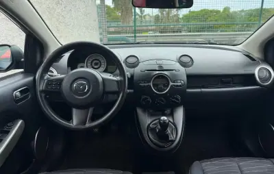 Mazda 2 2008 — foto 6 de 11