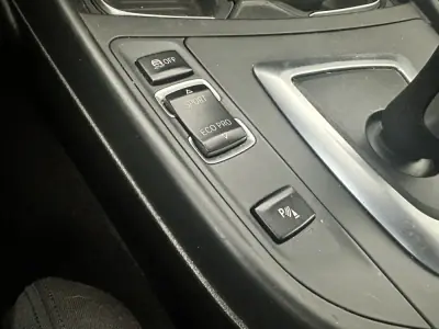BMW 118 2012 - 13990 EUR, 208845 km - 208845km - foto 19 de 31