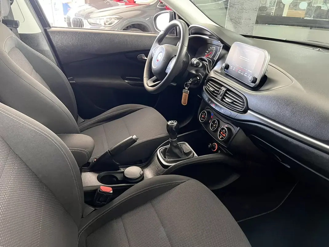 Fiat Tipo Station Wagon 2017 - 10900 EUR, 89825 km - AUTO.MOTO.pt - 89825km - foto 17 de 23
