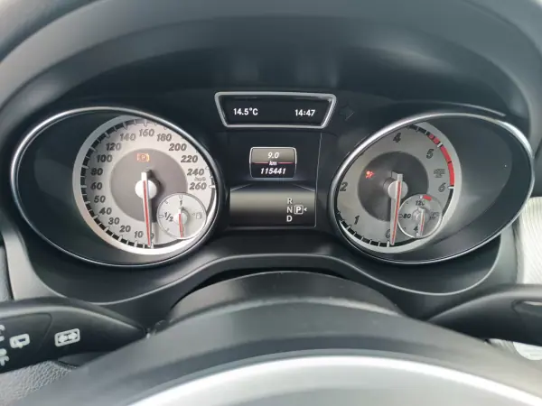 Mercedes-Benz GLA 180 2015 - 22500 EUR, 120000 km - AUTO.MOTO.pt - 120000km - foto 23 de 28