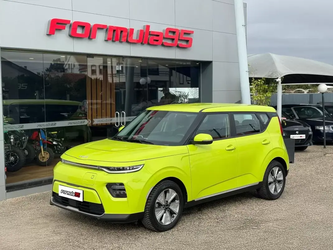 Kia e-Soul 2021 - 15900 EUR, 69728 km - AUTO.MOTO.pt - 69728km - foto 1 de 30