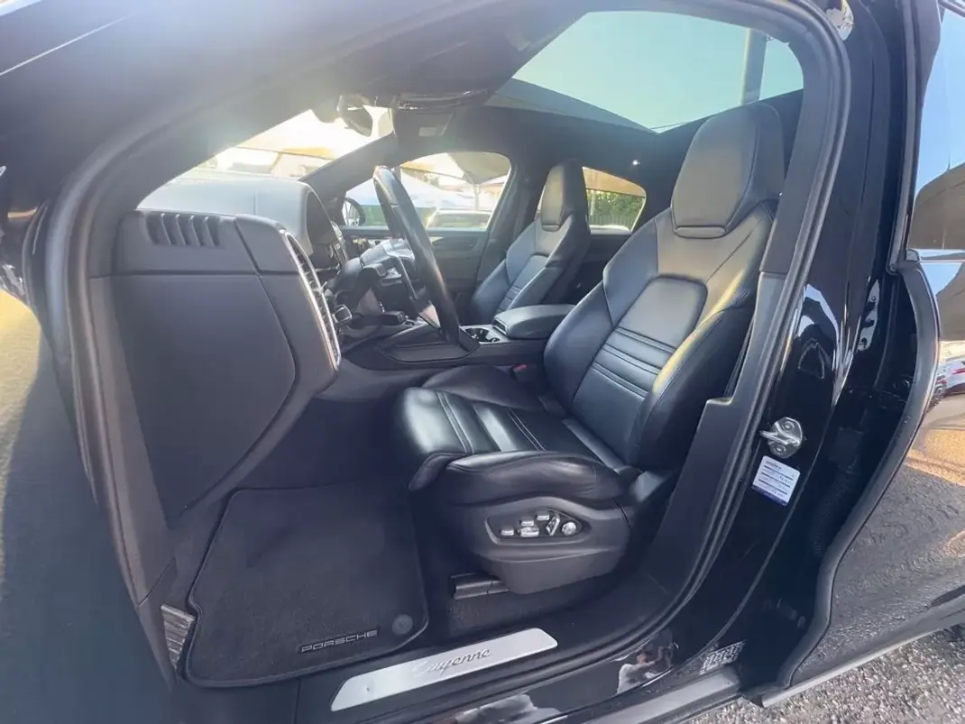 Porsche Cayenne Coupé 2019 - 64900 EUR, 158650 km - AUTO.MOTO.pt - 158650km - foto 5 de 16