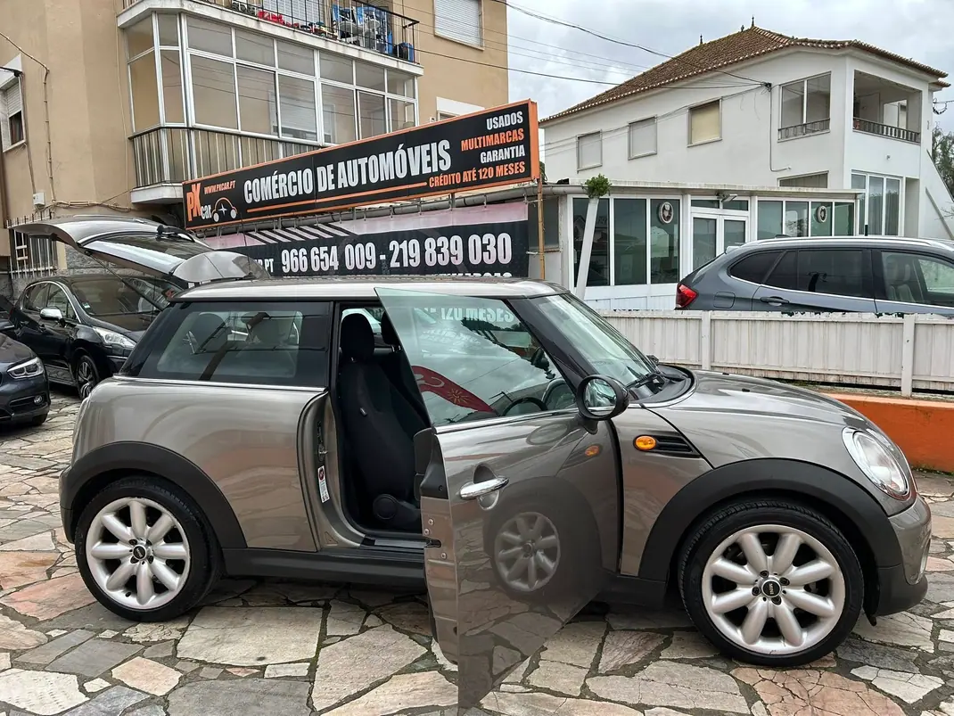 MINI One 2011 - 8700 EUR, 220000 km - AUTO.MOTO.pt - 220000km - foto 4 de 31
