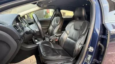 Volvo V40 Cross Country 2015 - 1 EUR, 185000 km - AUTO.MOTO.pt - 185000km - foto 22 de 26