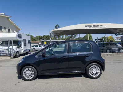 Volkswagen Up! 2016 - 7990 EUR, 97000 km - AUTO.MOTO.pt - 97000km - foto 4 de 28