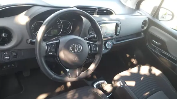 Toyota Yaris 2020 - 12990 EUR, 108986 km - AUTO.MOTO.pt - 108986km - foto 20 de 26
