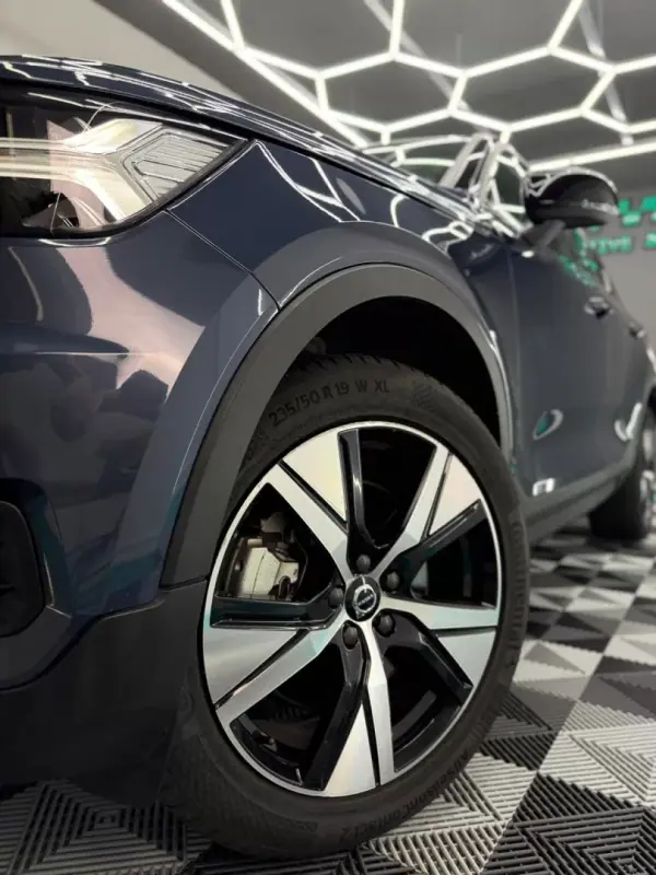 Volvo XC 40 2021 - 25000 EUR, 159000 km - AUTO.MOTO.pt - 159000km - foto 3 de 21