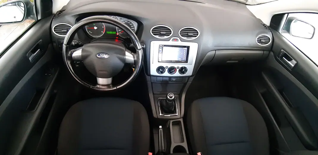 Ford Focus SW 2007 - 5500 EUR, 174000 km - AUTO.MOTO.pt - 174000km - foto 3 de 15