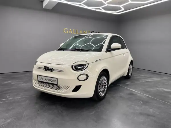Fiat 500e 2023 - 18900 EUR, 14615 km - AUTO.MOTO.pt - 14615km - foto 2 de 8