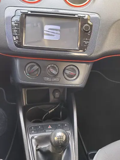 SEAT Ibiza 2015 - 8480 EUR, 179000 km - AUTO.MOTO.pt - 179000km - foto 31 de 36