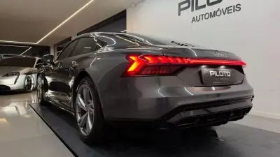Audi e-tron GT 2022 - 57990 EUR, 59200 km - AUTO.MOTO.pt - 59200km - foto 7 de 28