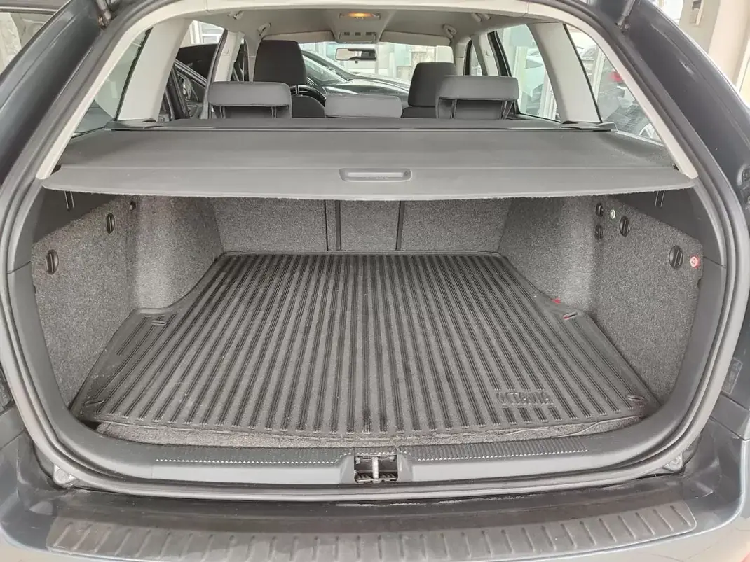 Skoda Octavia Break 2010 - 6650 EUR, 252000 km - AUTO.MOTO.pt - 252000km - foto 16 de 31