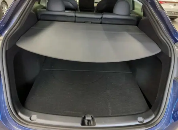 Tesla Model Y 2023 - 43490 EUR, 25000 km - AUTO.MOTO.pt - 25000km - foto 10 de 12