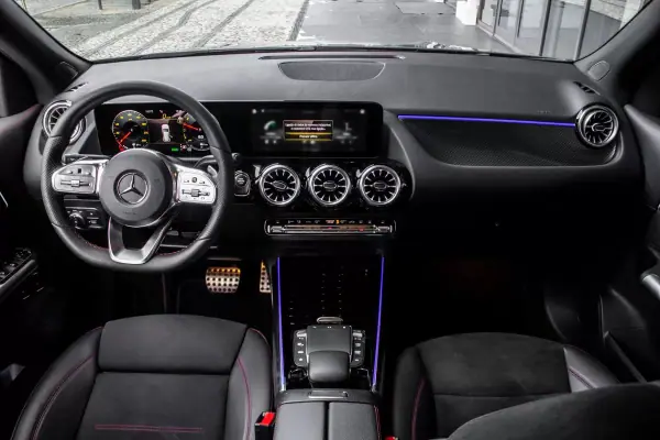 Mercedes-Benz GLA 250 2023 - 38790 EUR, 69317 km - AUTO.MOTO.pt - 69317km - foto 39 de 48