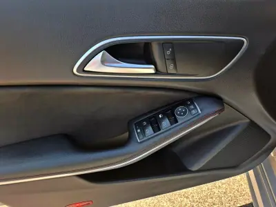 Mercedes-Benz CLA 180 2016 - 17490 EUR, 178000 km - AUTO.MOTO.pt - 178000km - foto 10 de 26