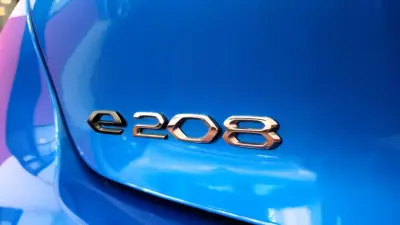 Peugeot e-208 2020 - 22890 EUR, 12197 km - AUTO.MOTO.pt - 12197km - foto 10 de 77