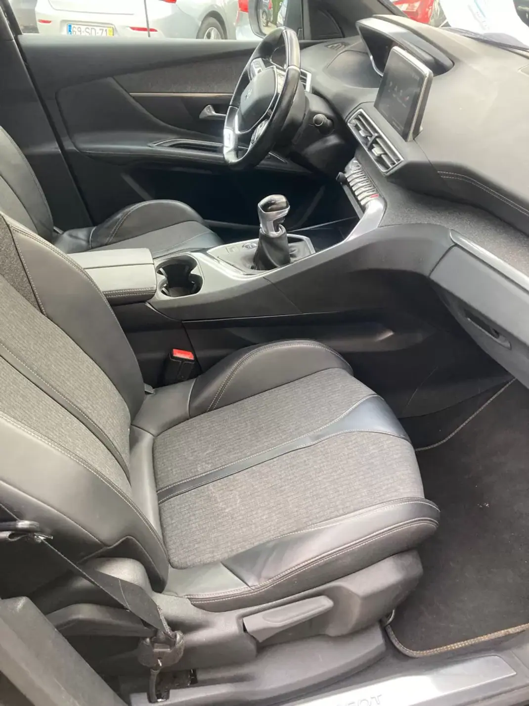 Peugeot 3008 2018 - 23900 EUR, 69800 km - AUTO.MOTO.pt - 69800km - foto 16 de 20