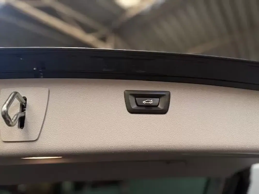 BMW 320 2013 - 11250 EUR, 242000 km - AUTO.MOTO.pt - 242000km - foto 20 de 20