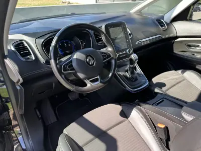 Renault Scénic 2016 - 10900 EUR, 220000 km - AUTO.MOTO.pt - 220000km - foto 25 de 66