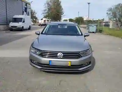 Volkswagen Passat Variant 2015 - 13750 EUR, 203000 km - AUTO.MOTO.pt - 203000km - foto 3 de 18