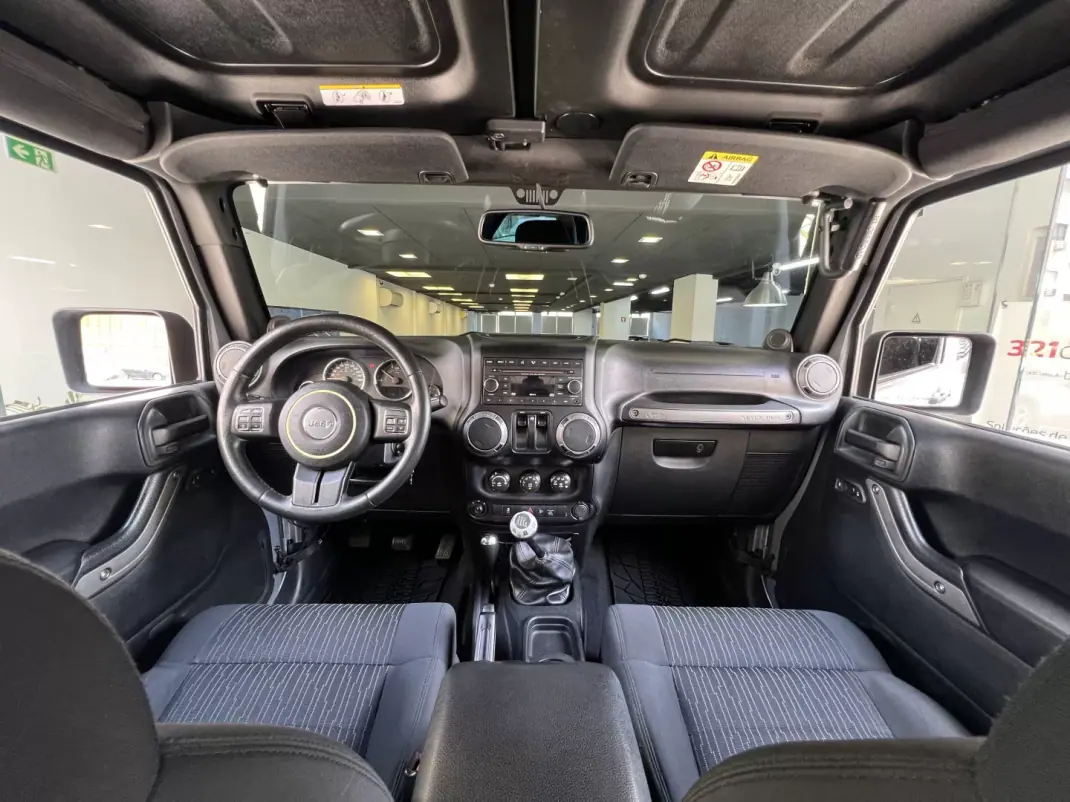 Jeep Wrangler 2014 - 39990 EUR, 115000 km - AUTO.MOTO.pt - 115000km - foto 6 de 54