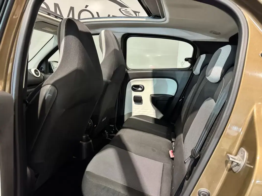 Renault Twingo 2015 - 7900 EUR, 124650 km - 124650km - foto 28 de 42