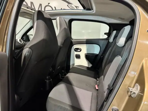 Renault Twingo 2015 - 7900 EUR, 124650 km - AUTO.MOTO.pt - 124650km - foto 28 de 42