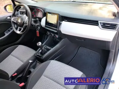 Renault Clio 2023 - 15950 EUR, 55104 km - AUTO.MOTO.pt - 55104km - foto 26 de 31