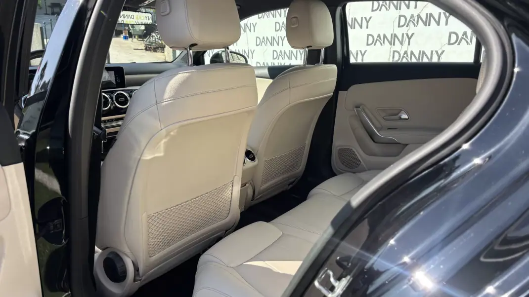 Mercedes-Benz A 200 Limousine 2019 - 22990 EUR, 115000 km - 115000km - foto 10 de 14