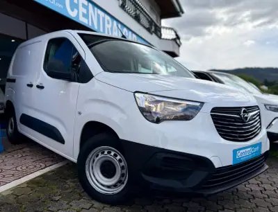 Opel COMBO 2024 - 15950 EUR, 69000 km - 69000km - foto 1 de 23