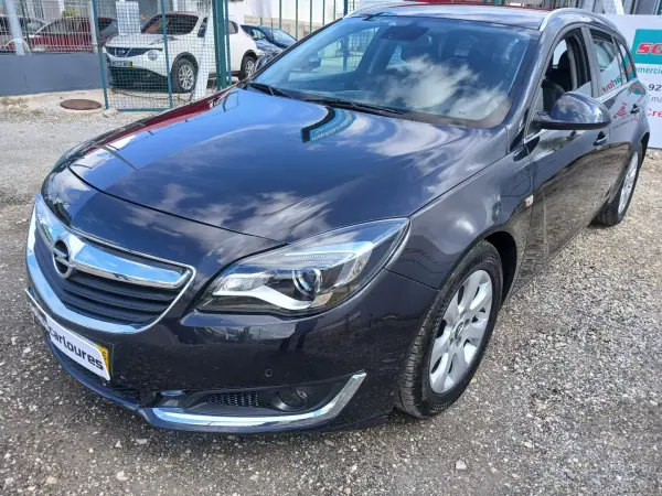 Opel Insignia Sports Tourer 2015 — foto 2 de 26