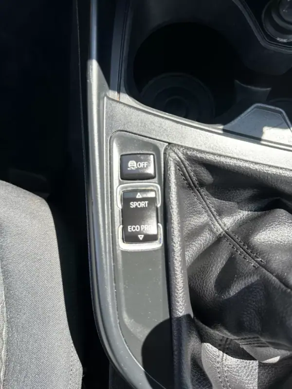 BMW 116 2013 - 9900 EUR, 238000 km - AUTO.MOTO.pt - 238000km - foto 40 de 66