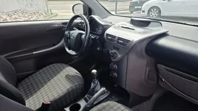 Toyota iQ 2009 - 7750 EUR, 122544 km - AUTO.MOTO.pt - 122544km - foto 12 de 20