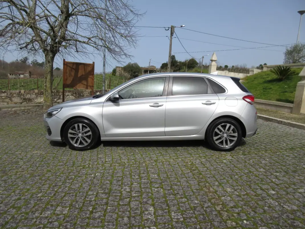 Hyundai i30 2019 - 14990 EUR, 108000 km - 108000km - foto 4 de 42