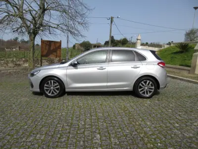 Hyundai i30 2019 - 14990 EUR, 108000 km - 108000km - foto 4 de 42
