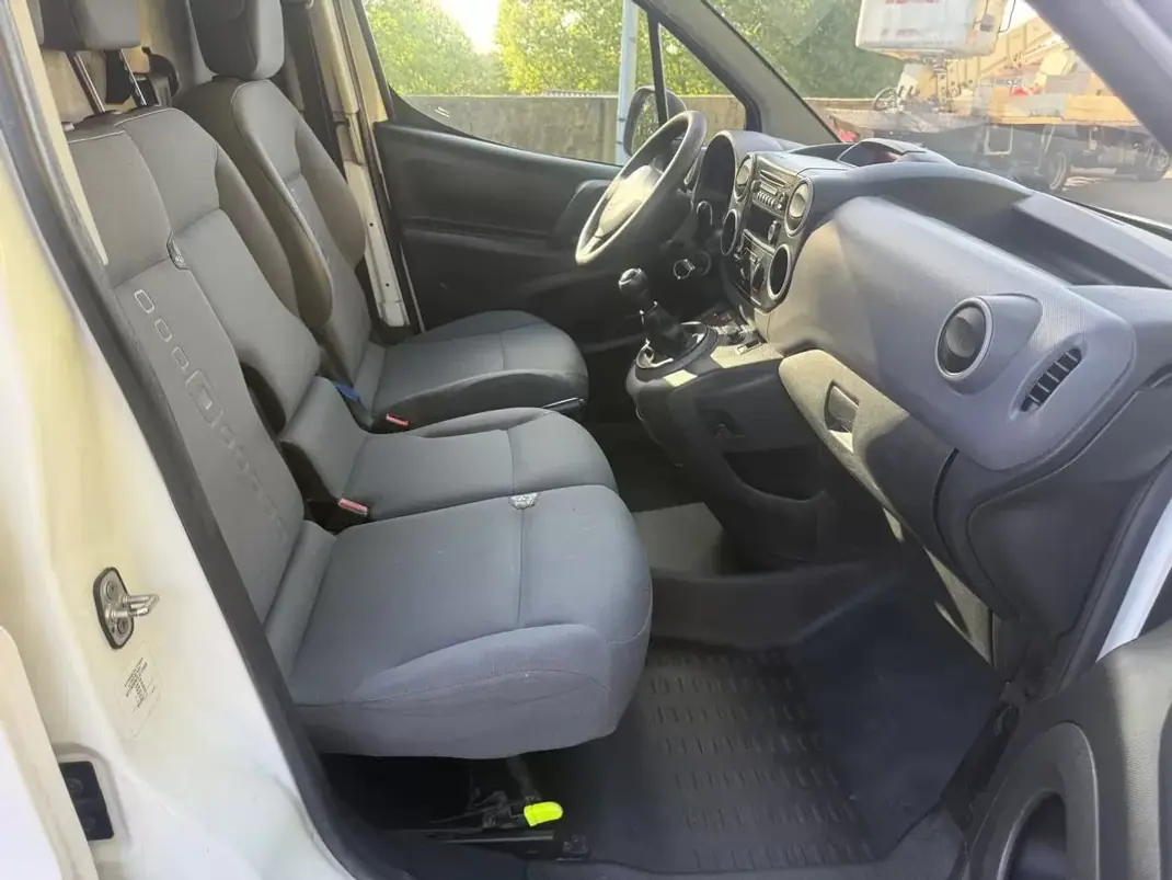 Citroën BERLINGO VAN XL 1.5 BLUE HDI 3 LUGARES 2012 - 6990 EUR, 247000 km - AUTO.MOTO.pt - 247000km - foto 10 de 24