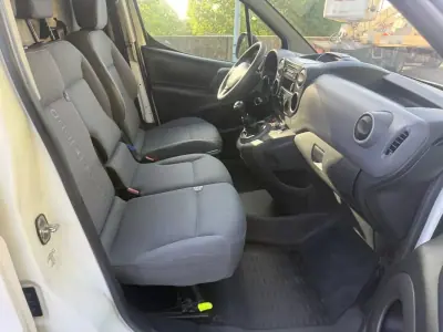 Citroën BERLINGO VAN XL 1.5 BLUE HDI 3 LUGARES 2012 - 6990 EUR, 247000 km - AUTO.MOTO.pt - 247000km - foto 10 de 24