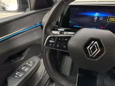 Renault Mégane E-Tech 2023 - 26950 EUR, 41550 km - AUTO.MOTO.pt - 41550km - foto 44 de 50