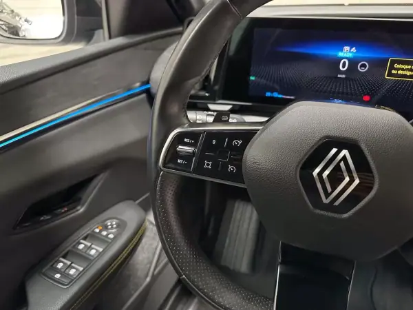 Renault Mégane E-Tech 2023 - 26950 EUR, 41550 km - AUTO.MOTO.pt - 41550km - foto 44 de 50